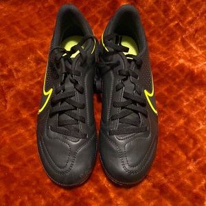 Nike Jr. Tiempo Cleat